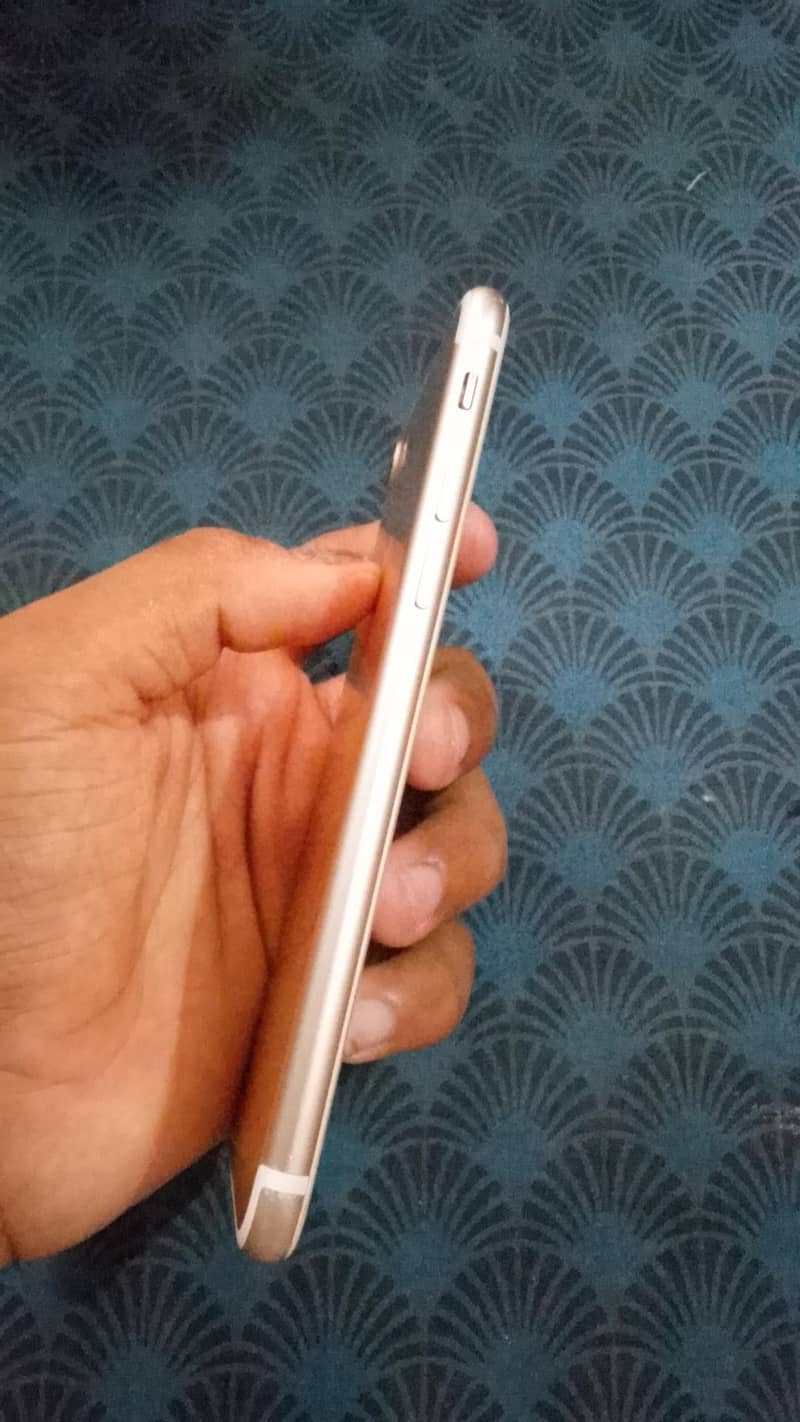 Apple iPhone 7 2