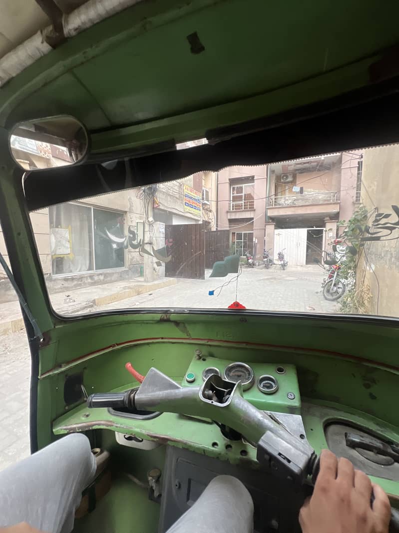 Auto Riksha GAS 4