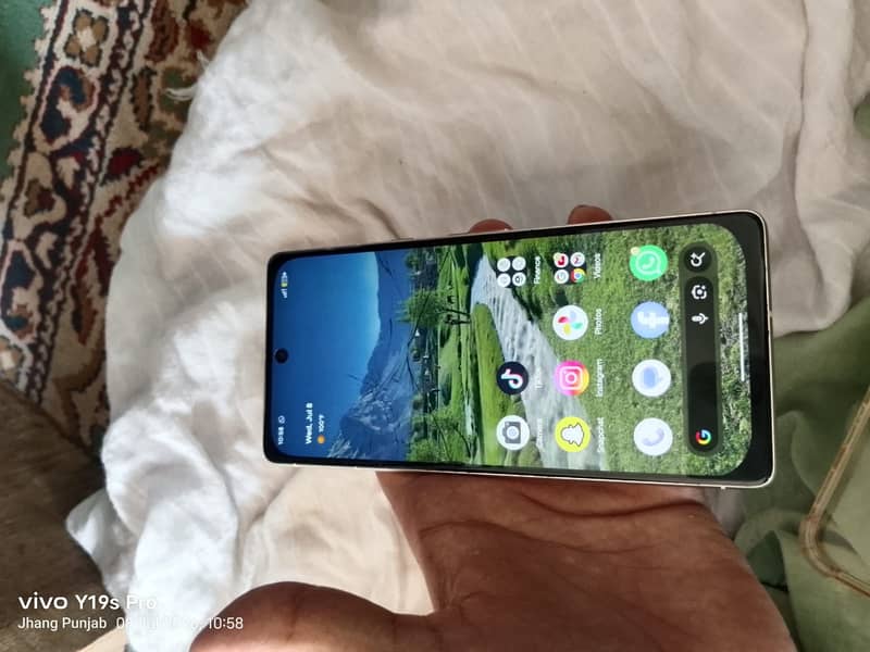 Google Pixel 7 4