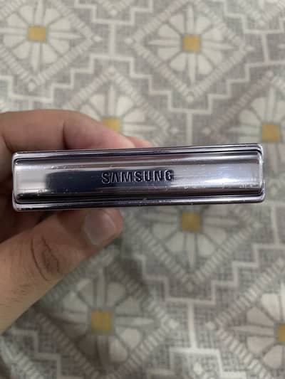 Samsung Mobile Z Flip 4