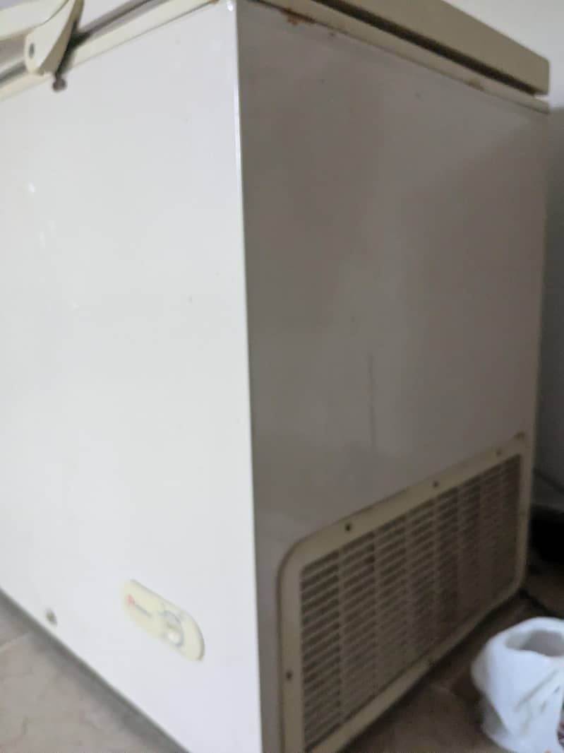 Dawlance deep freezer 2