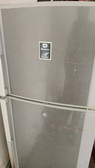dowlance fridge for sale condition 10 by 9 totally geniun
