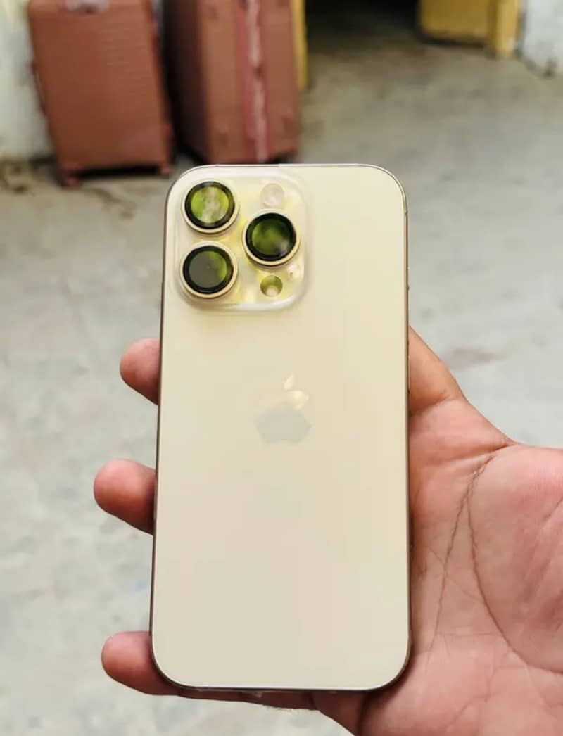 iPhone 16 pro 3