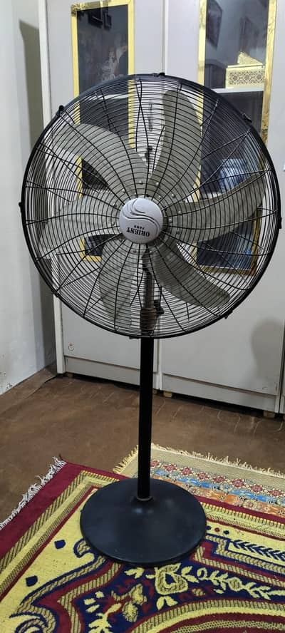 urgent sell orient pedestal fan