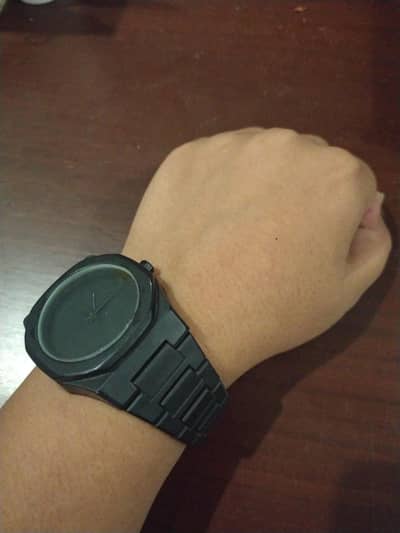 aura watch