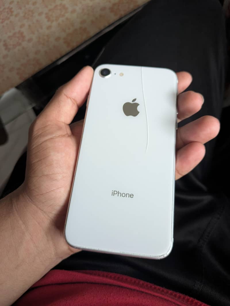 Apple iPhone 8 1