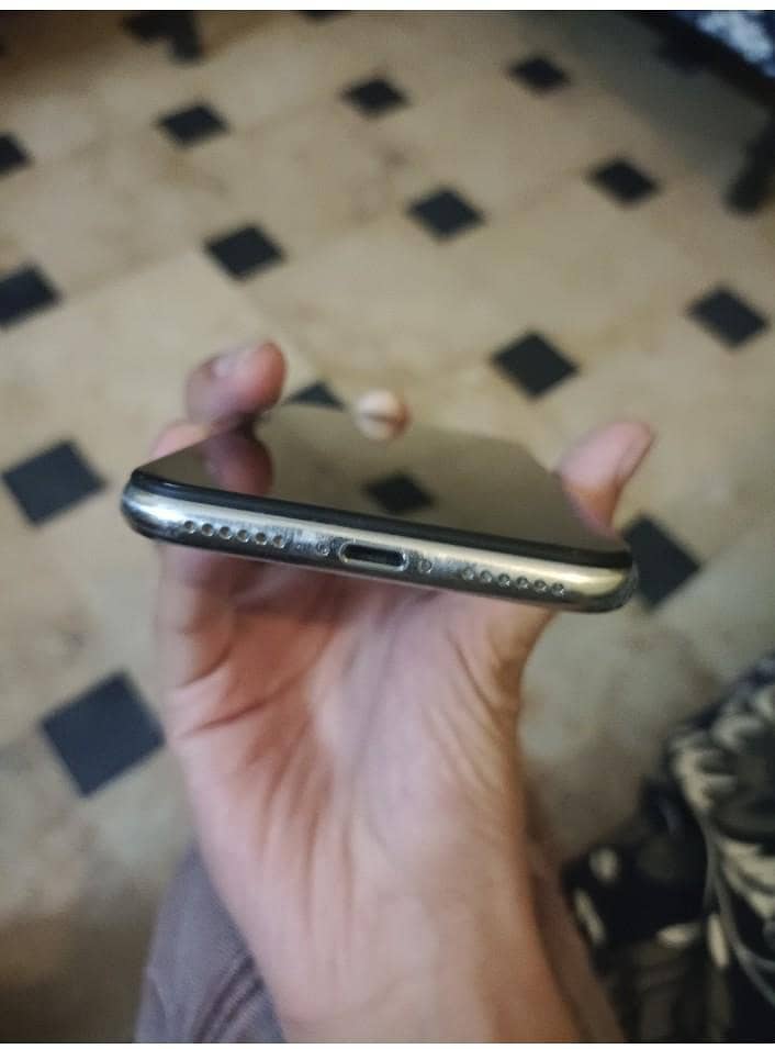 Apple iPhone X 3