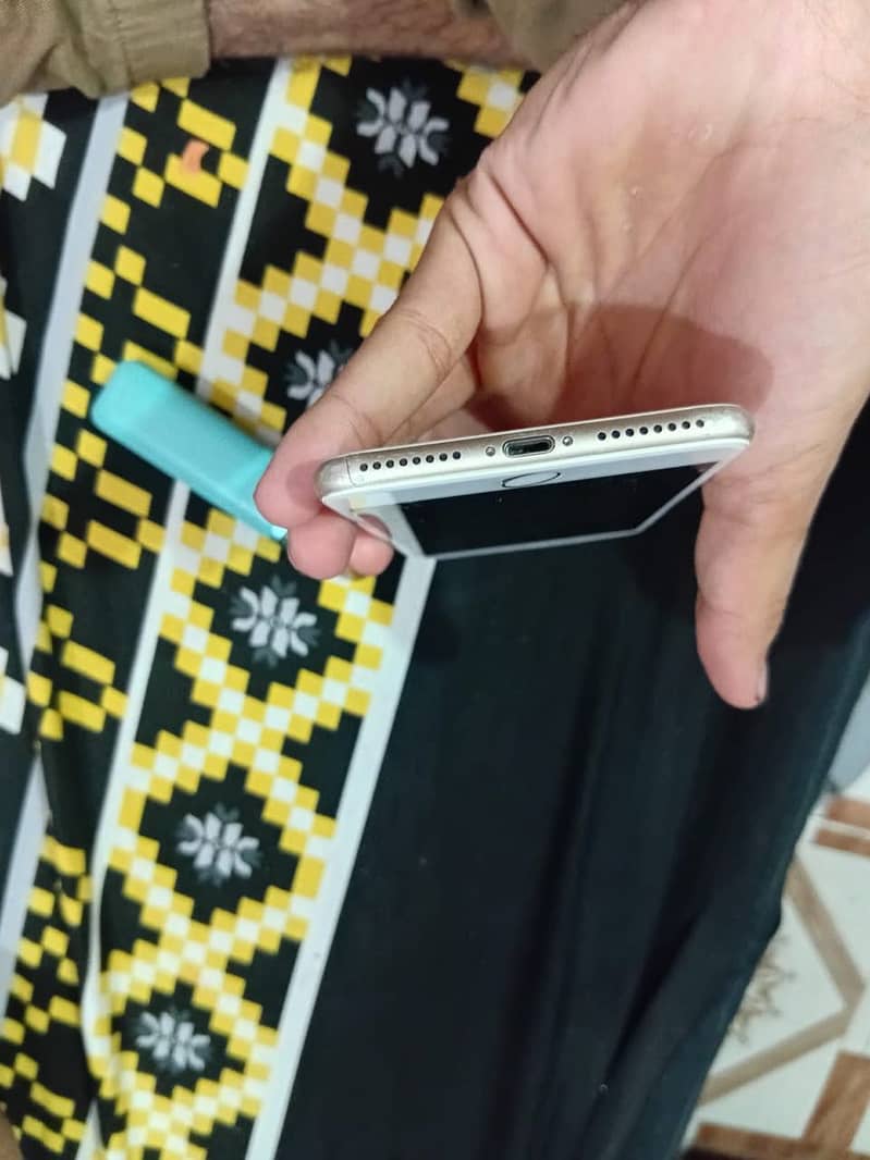 Apple iPhone 7 Plus 2