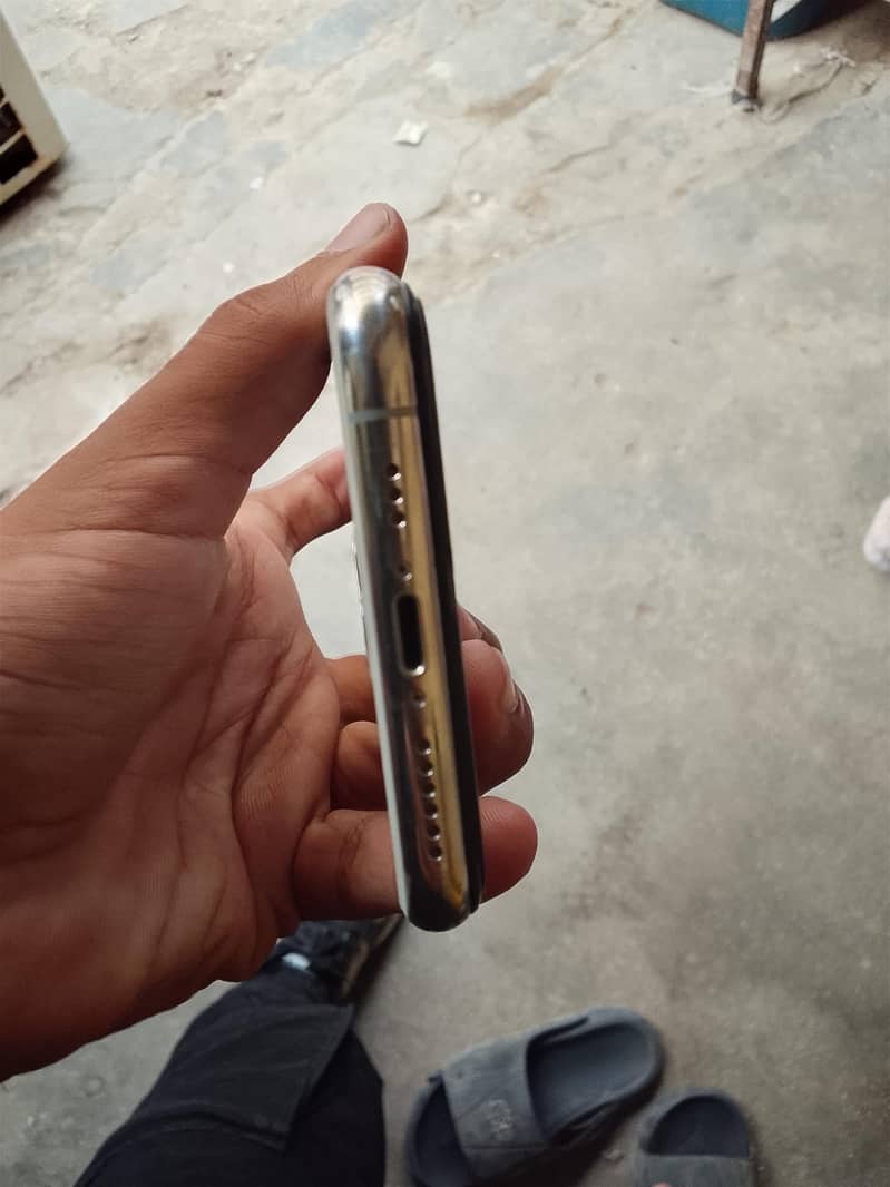 iphone 11 pro 5