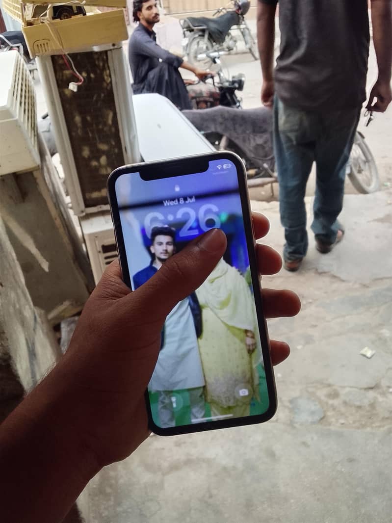 iphone 11 pro 6