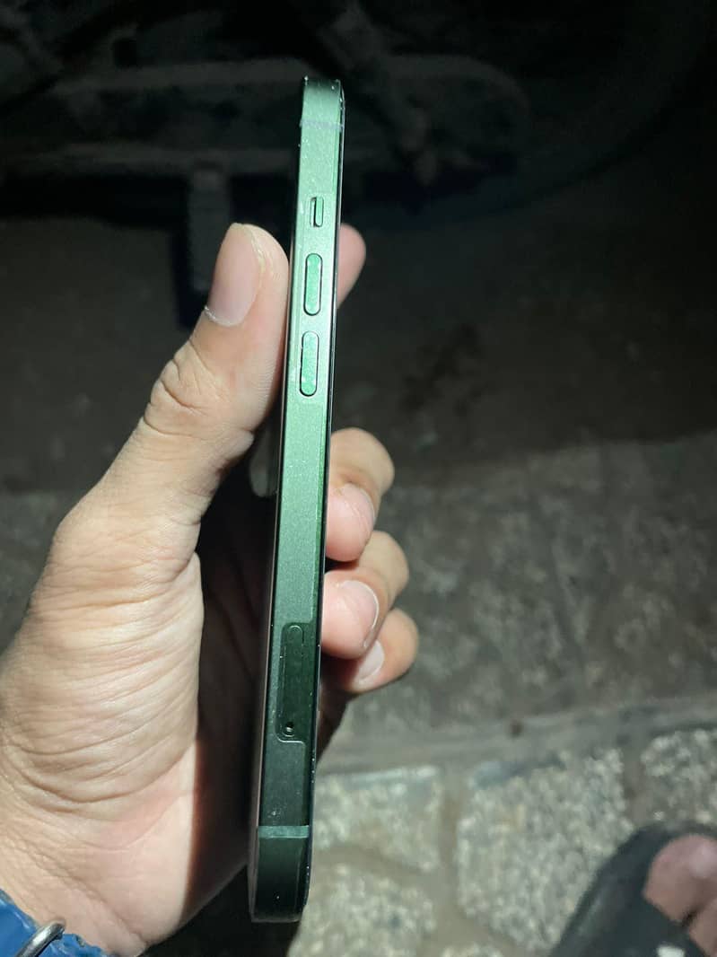 Apple iPhone 13 1