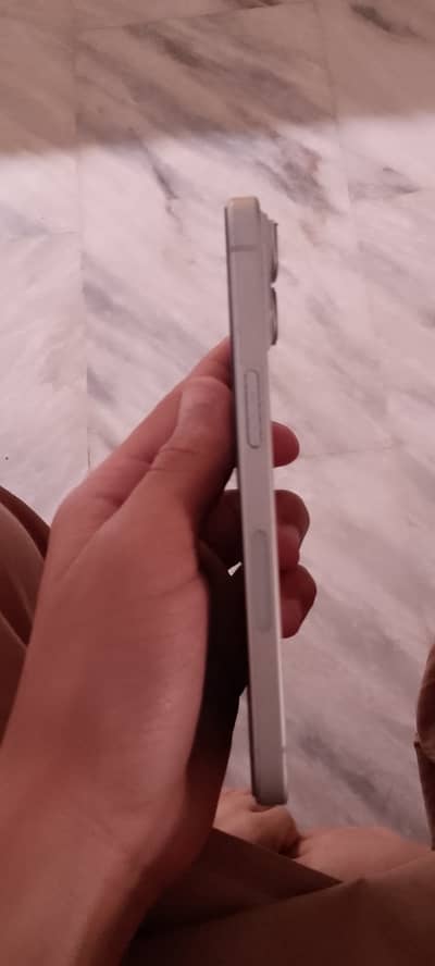 Apple iPhone 15