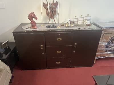 Console for sale ( mirror frame of it for free )