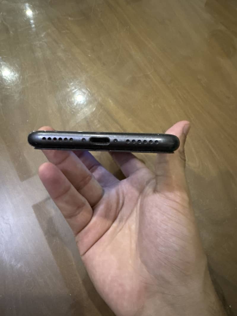 iPhone 8 5