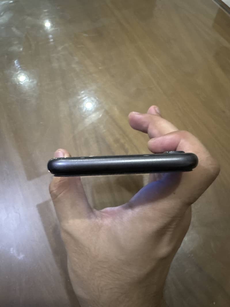 iPhone 8 6