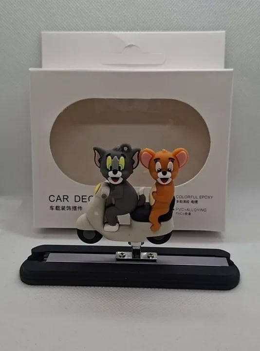 CAR DASHBOARD TOM AND JERRY SLIDING WHEEL ON SCOOTER FUN MODE DECORATION CAR DASHBOARD SLIDING TOM AND JERRY
