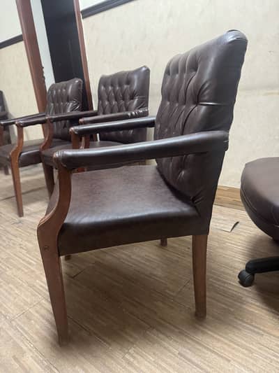 Executive visitor chair