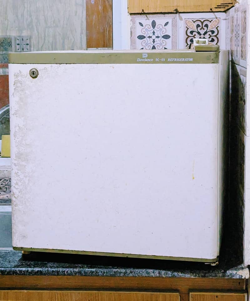 Dawlance Mini fridge 0