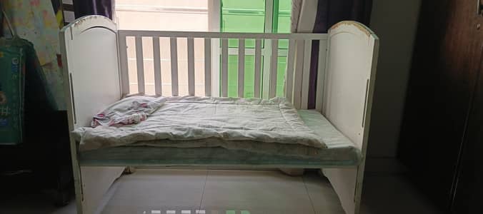 tinnies baby cot