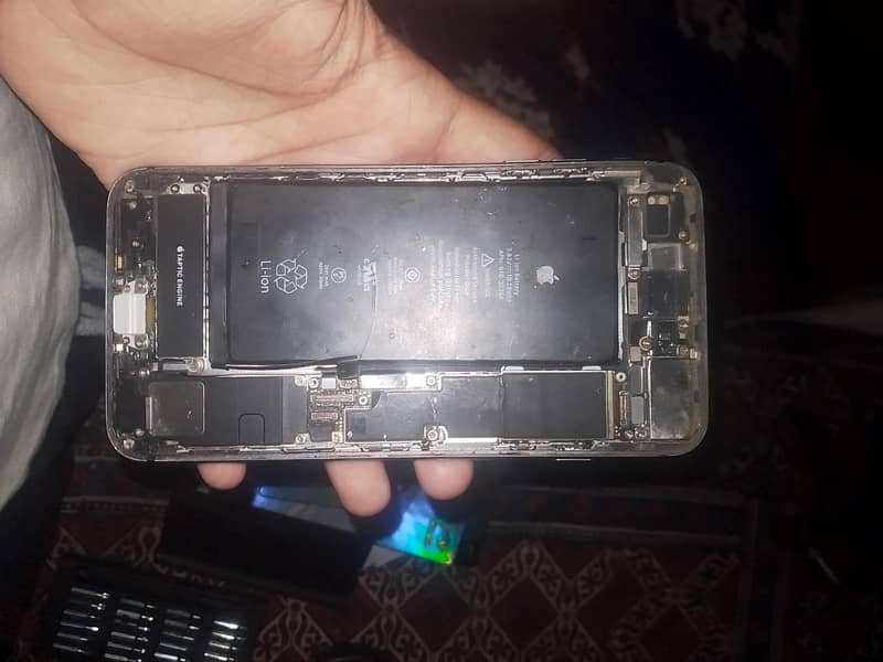 Apple iPhone 8 Plus 1