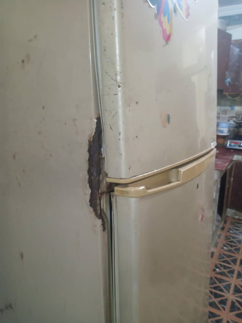 Double Door Refrigerator – Good Working Condition 3