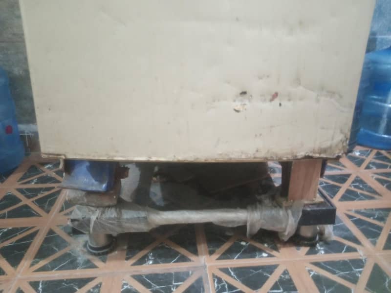 Double Door Refrigerator – Good Working Condition 4