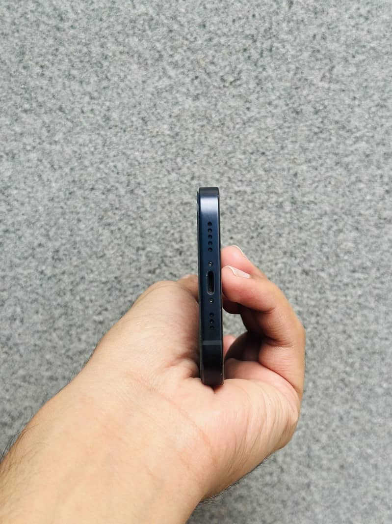 Apple iPhone 12 2