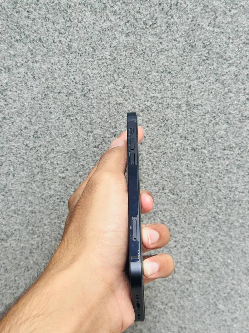 Apple iPhone 12 3
