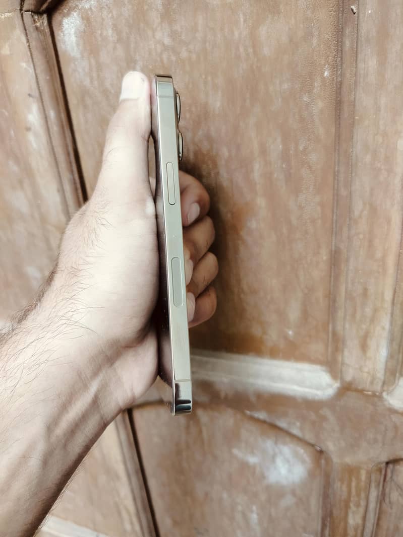 iPhone 13 Pro 4
