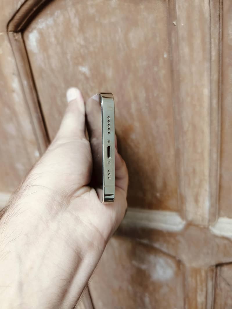 iPhone 13 Pro 5