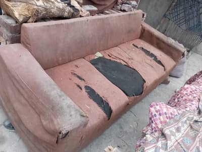 Old Sofa, Poshish and foam are not good. Structure 100% ok