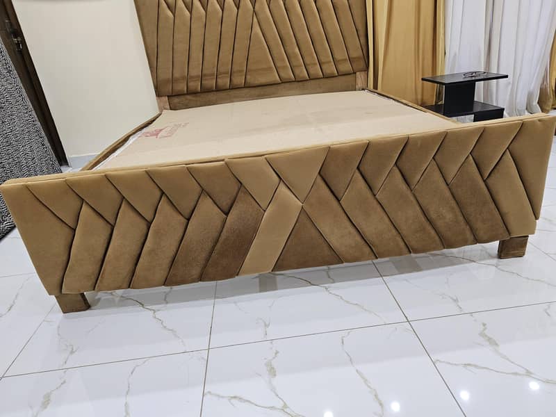 Queen Size Bed 1