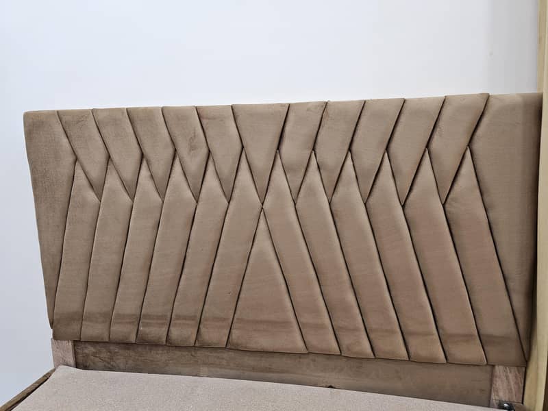 Queen Size Bed 2