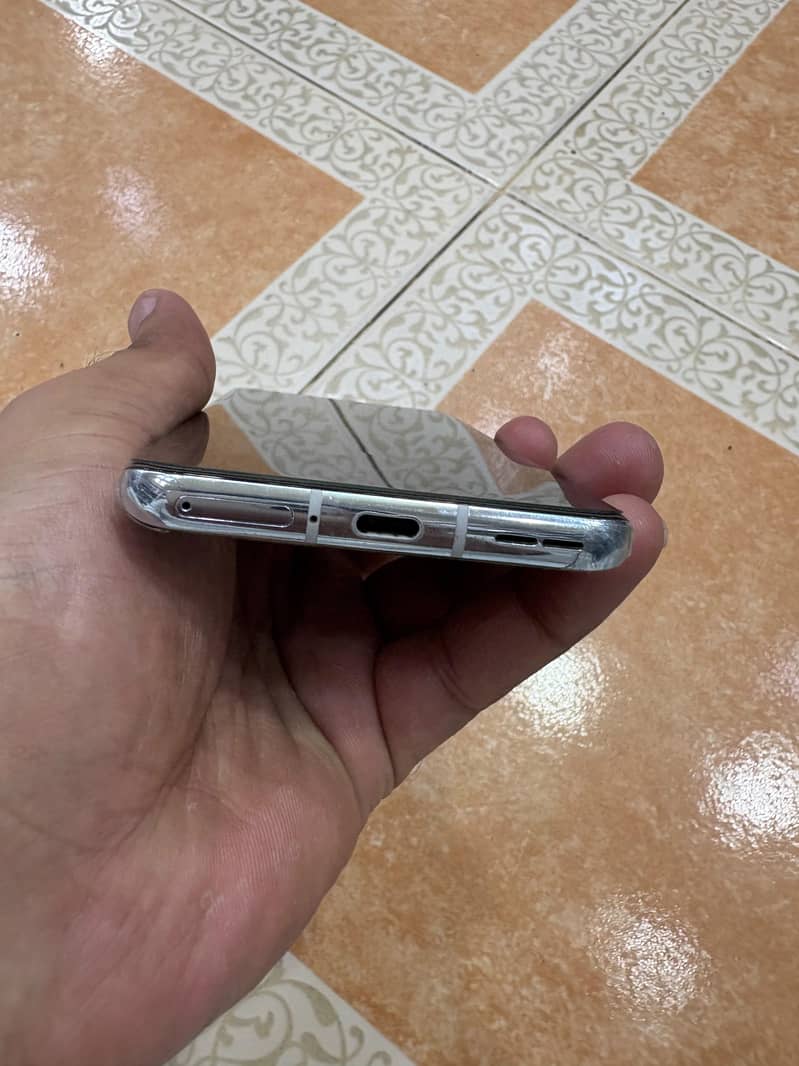 One Plus 9 Pro 6