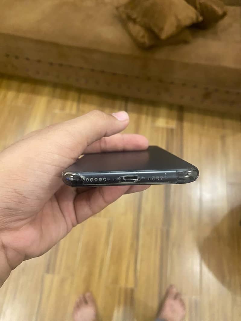 Apple iPhone XS Max 0