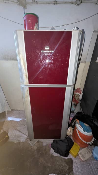 Dawlance fridge for sale! Free stabilizer with fridge 15 years ofusage