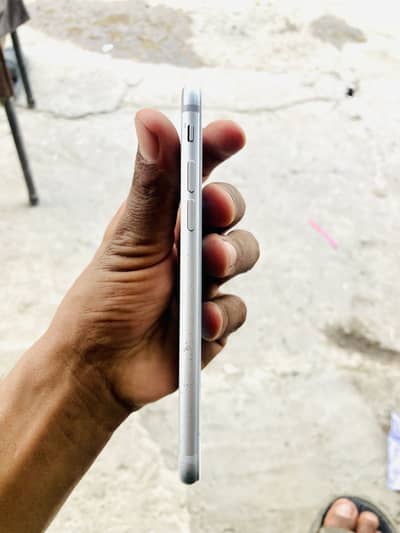 Apple iPhone 7