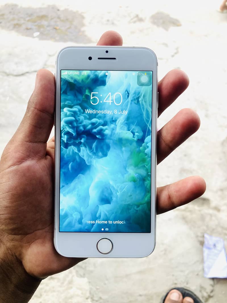 Apple iPhone 7 2