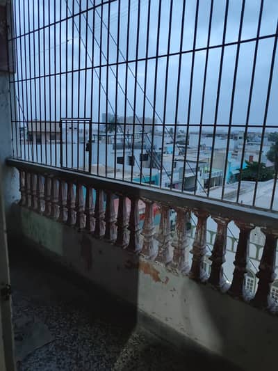 Flat for sale 2 Bed DD, near Rab Medical, Block-2, Gulshan e iqbal.