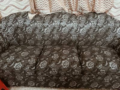 3 seater sofa for sale good in condition