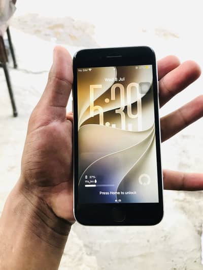 Apple iPhone SE