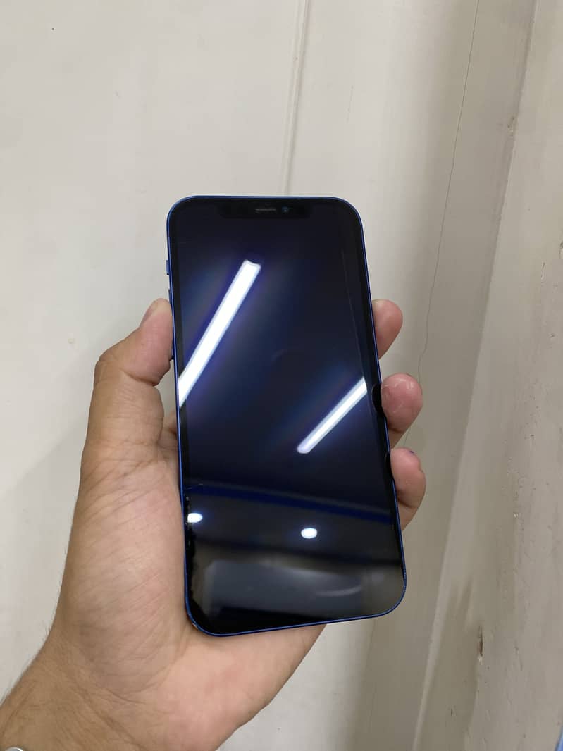 Apple iPhone 12 4