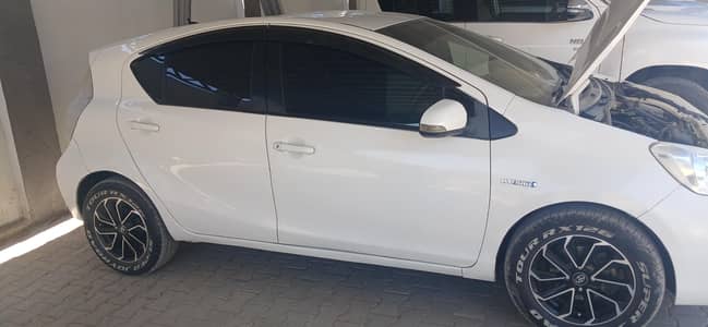 Toyota Aqua 2012