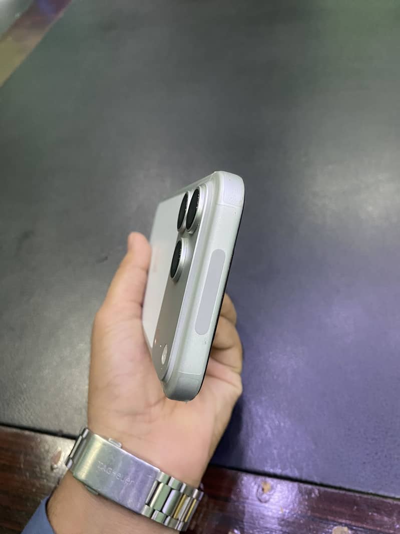 Iphone 17 pro max 4