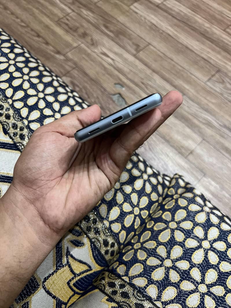 Google Pixel 7a 4