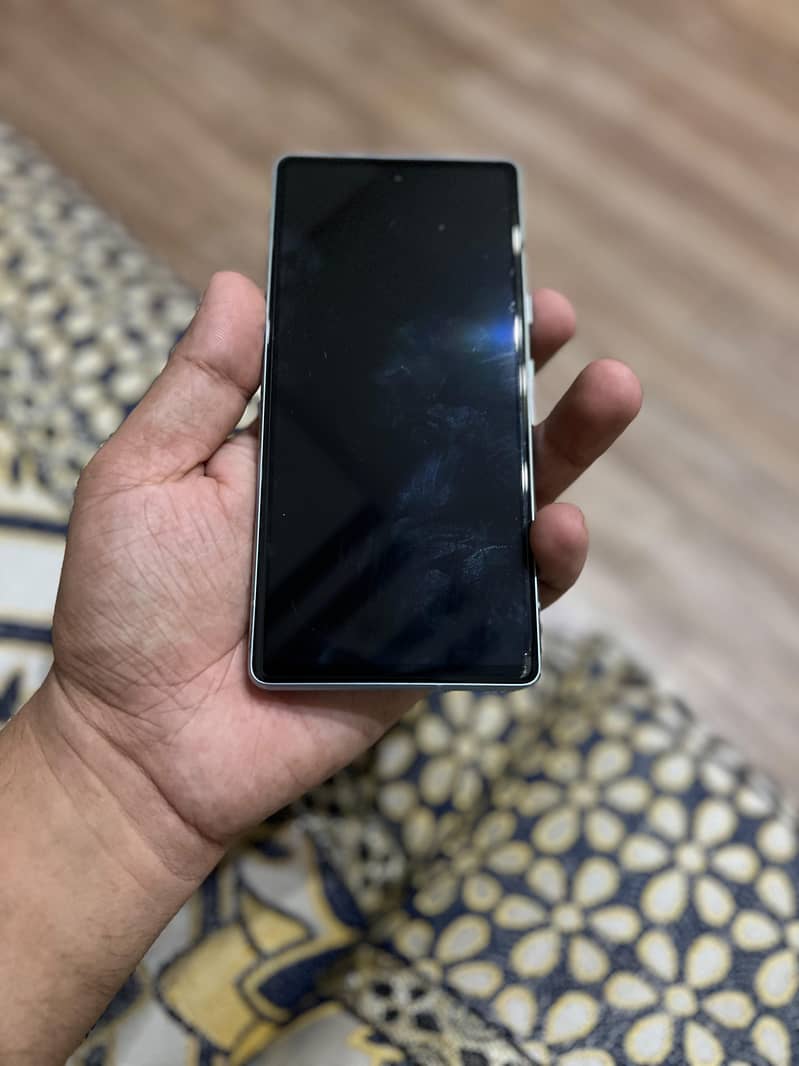 Google Pixel 7a 5