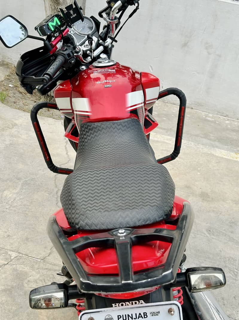 Cb150f 3