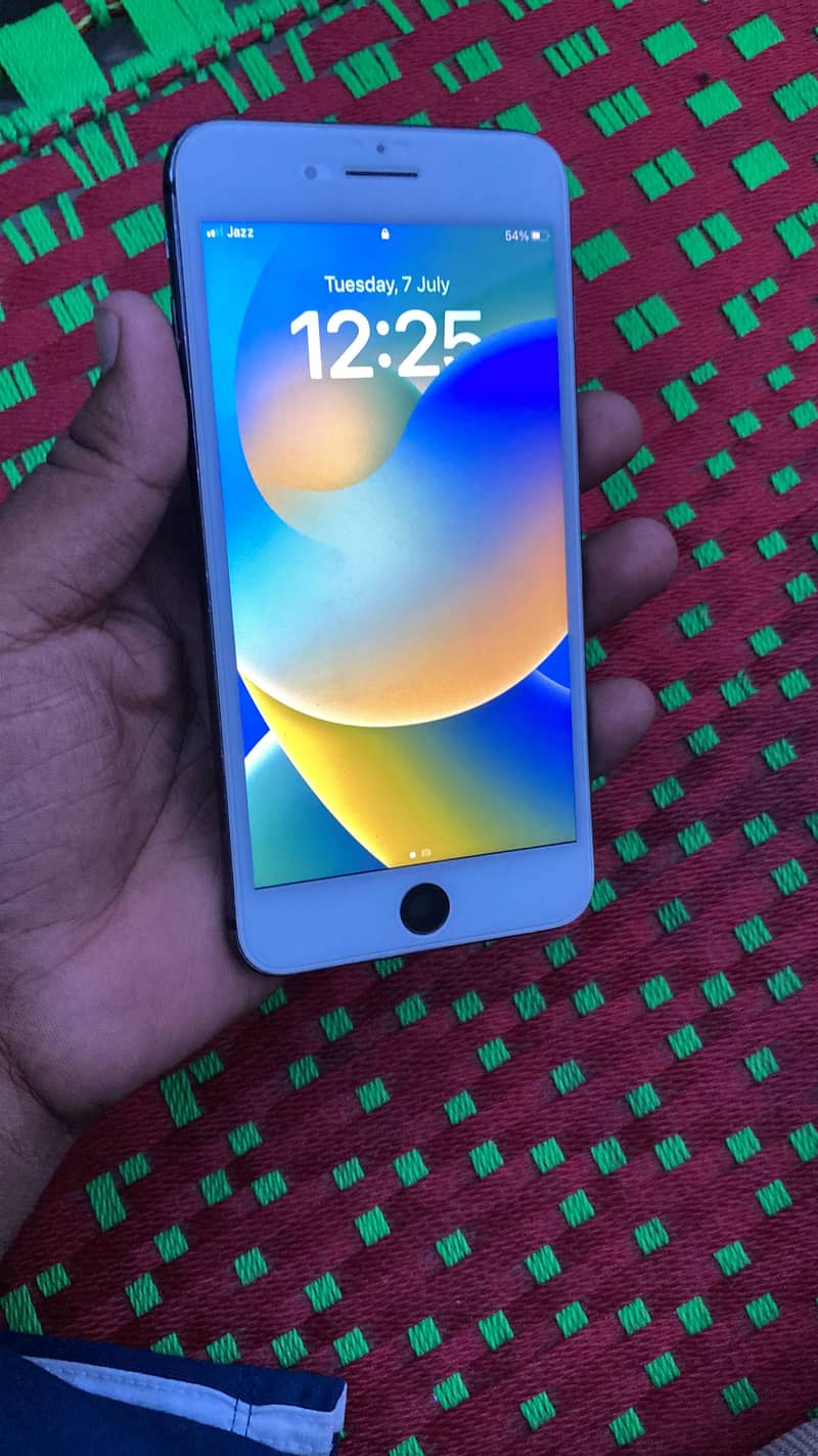 Apple iPhone 8 Plus 2