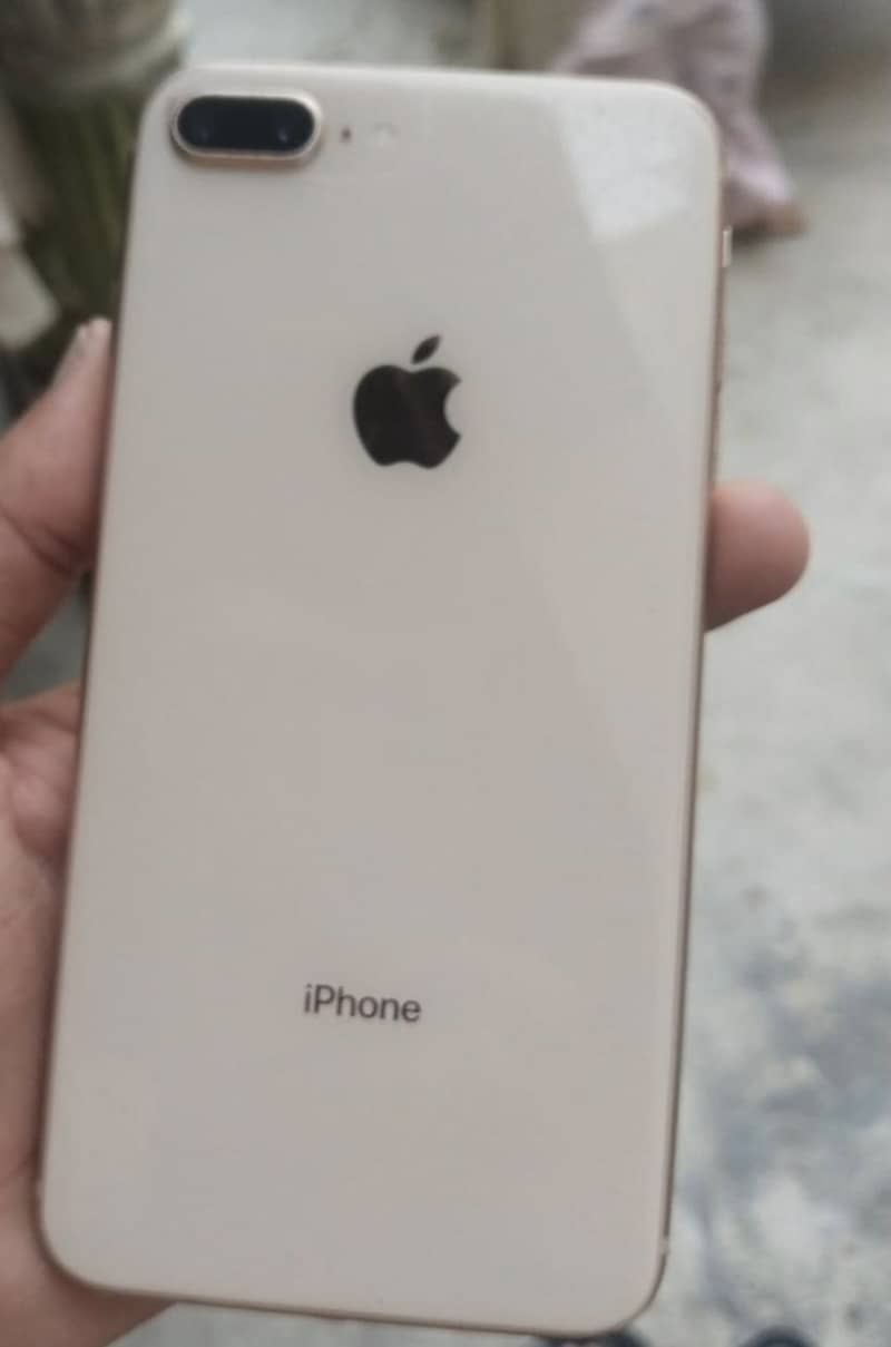 Apple iPhone 8 Plus 0