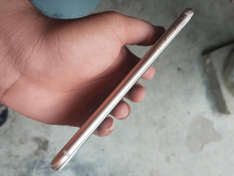 Apple iPhone 8 Plus 2